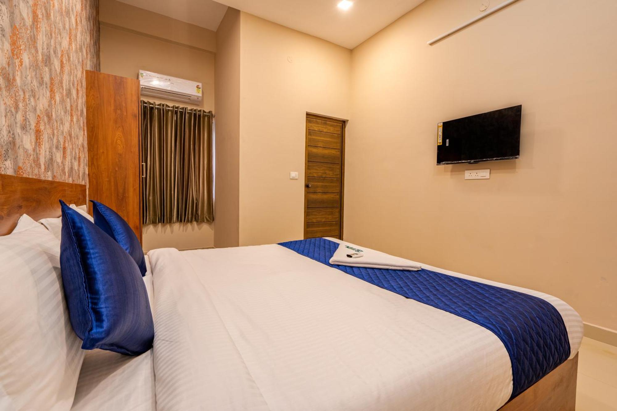 Yaad Residency Hotel Kochi Exterior photo